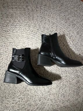 Steve Madden Black Leather Buckle Ankle Boots